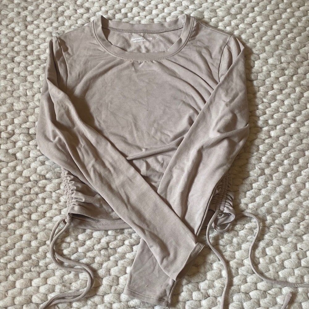 Abercrombie & Fitch Soft AF cropped tie side long sleeve